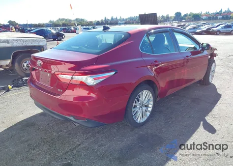 2018 Toyota Camry Xle z USA, uszkodzony, nr VIN 4T1B11HK6JU551427